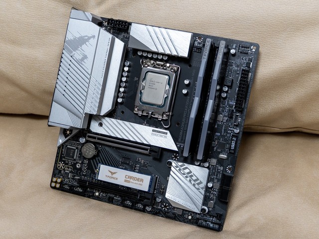 不负雕牌之名，技嘉雪雕B660M AORUS PRO AX DDR4雪雕主板测评