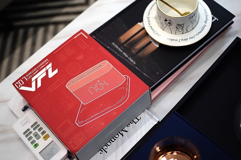 床头有它就够了 VFZ无线充.闹钟.小夜灯