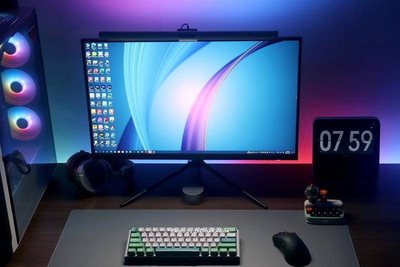 桌面冷暖光，墙面RGB，巧用Yeelight屏幕挂灯Pro打造完美桌搭方案