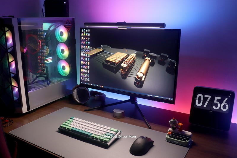 桌面冷暖光，墙面RGB，巧用Yeelight屏幕挂灯Pro打造完美桌搭方案
