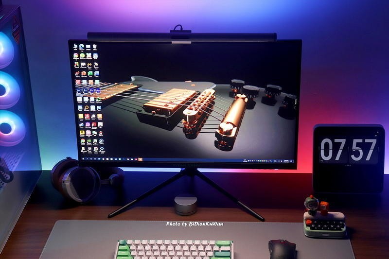 桌面冷暖光，墙面RGB，巧用Yeelight屏幕挂灯Pro打造完美桌搭方案