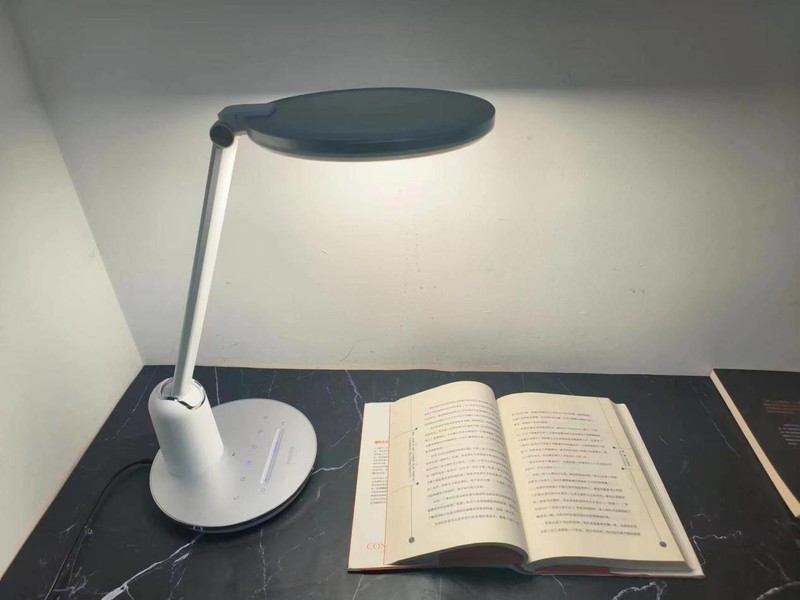 多维度对比三款护眼台灯测评，包含书客、飞利浦、米家等品牌