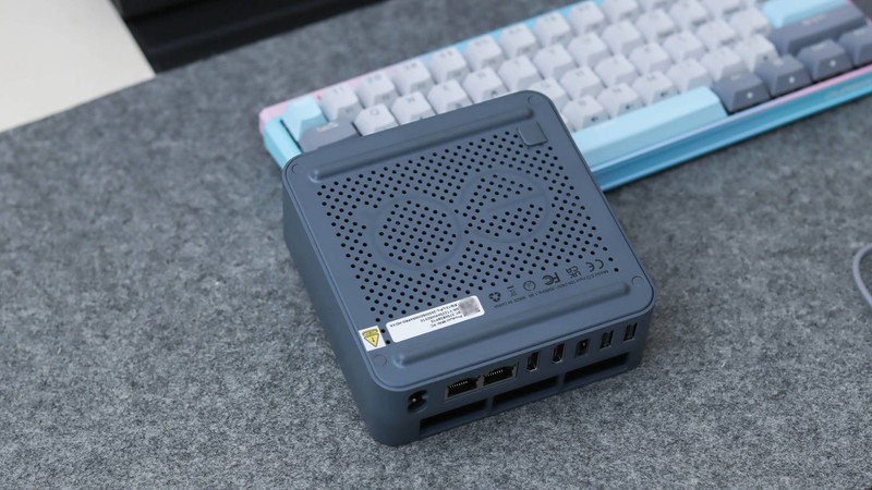 没有任何存在感的电脑！巴掌大小跑分百万，7735HS处理器售一千多