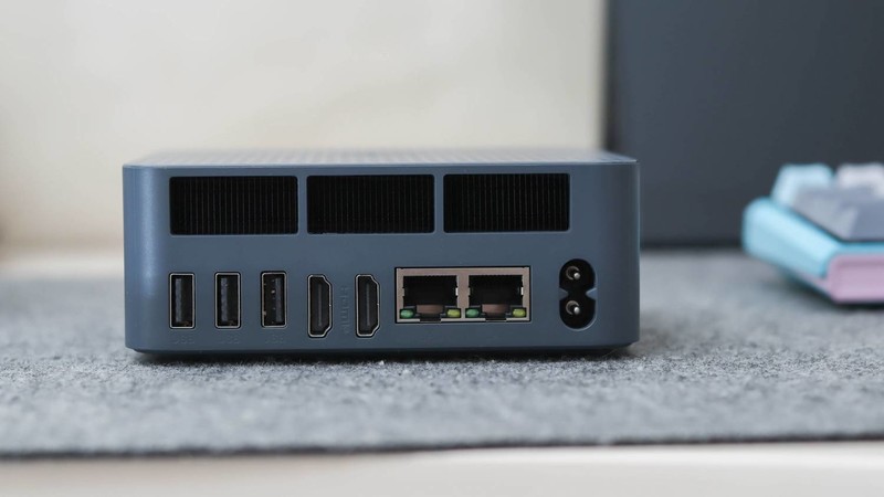 没有任何存在感的电脑！巴掌大小跑分百万，7735HS处理器售一千多