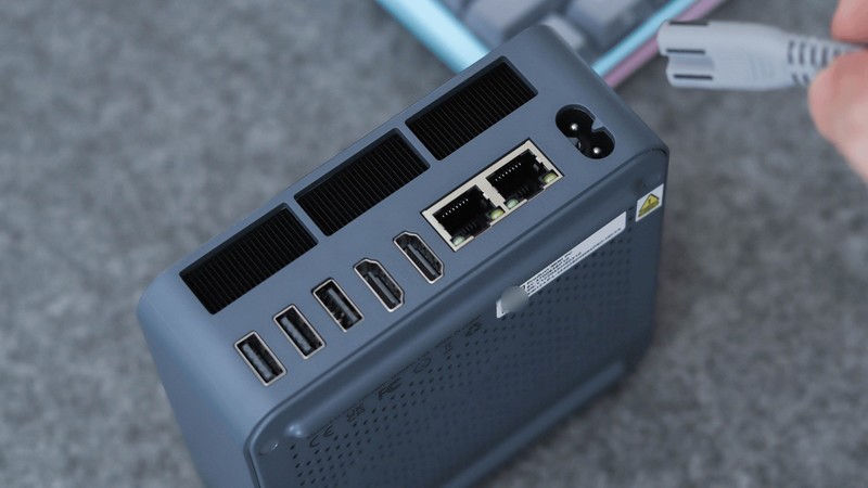 没有任何存在感的电脑！巴掌大小跑分百万，7735HS处理器售一千多