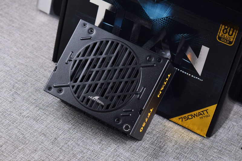 酷炫小巧的老头乐，英特尔11400F+七彩虹B560I 简单装机试玩