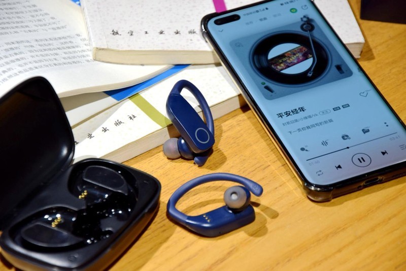 满足剧烈运动佩戴，融入TWS技术，入门级运动耳机SANAG塞那Z9点评