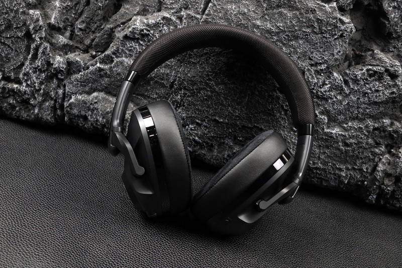 三模连接 听声辨位 制胜体验——音珀H3 Hybrid暖雪联名款体验