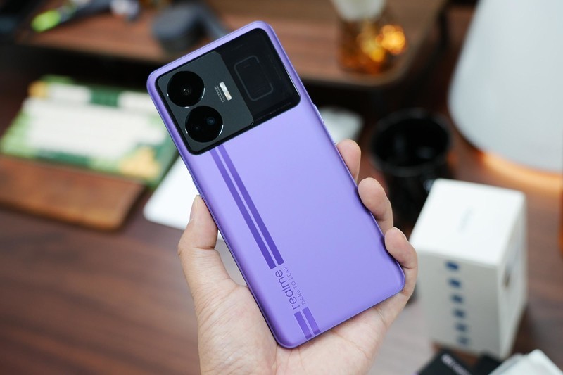 真我GT Neo5发布，1TB和240W，一次解决存储焦虑和电量焦虑