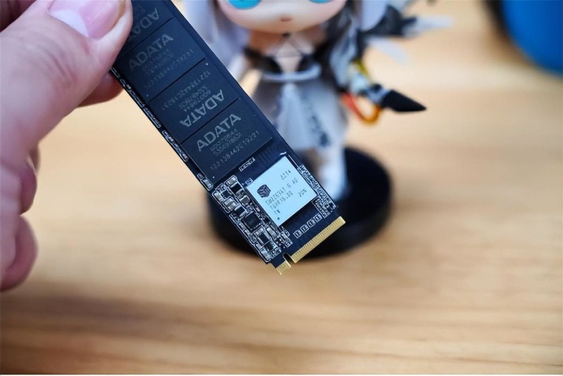 售价比机械硬盘还低？QLC SSD靠谱？ XPG 翼龙S20实测体验!