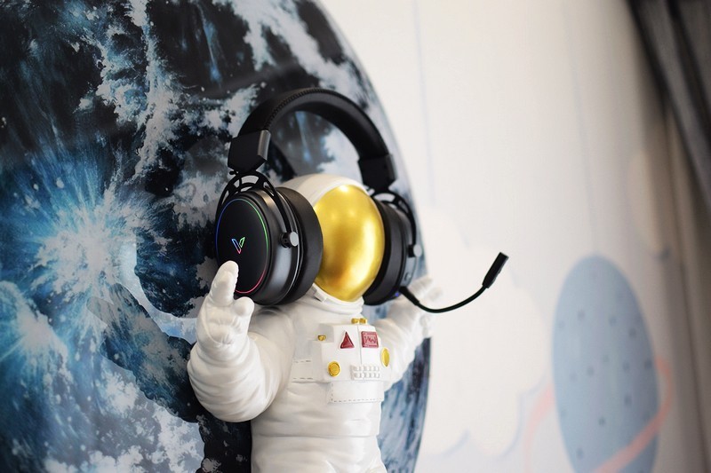 震撼音效体验，雷柏VH800双模无线RGB游戏耳机详测