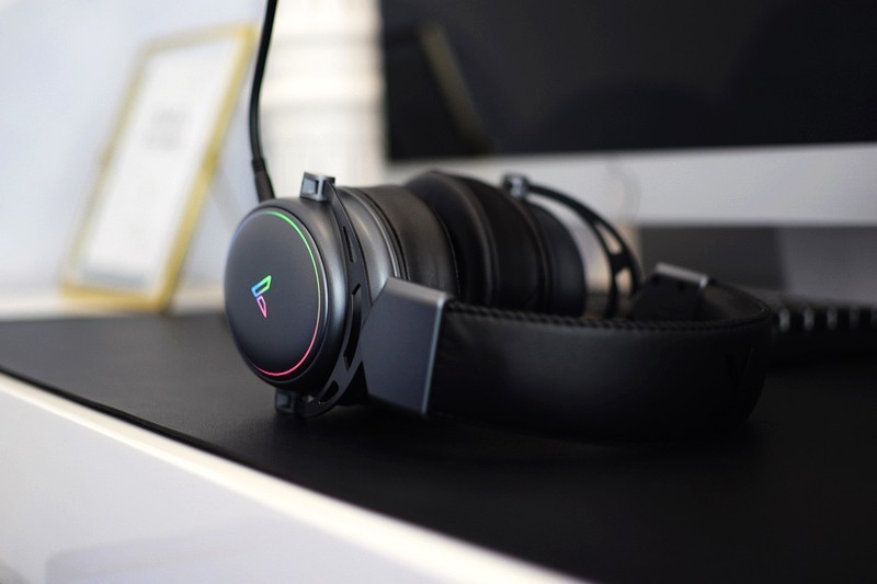 震撼音效体验，雷柏VH800双模无线RGB游戏耳机详测