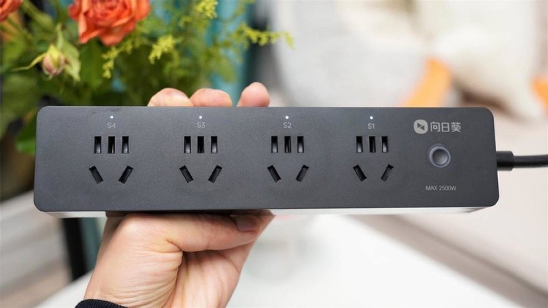 远程控制解放双手！ 向日葵智能插线板实测：独立分控还能统计电量