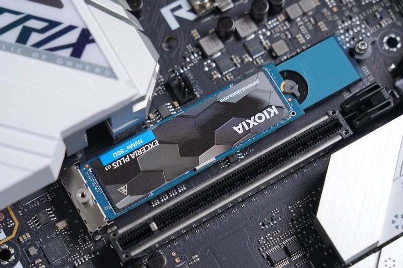 年终奖发了，喜提名人堂RTX4080水冷海景房主机