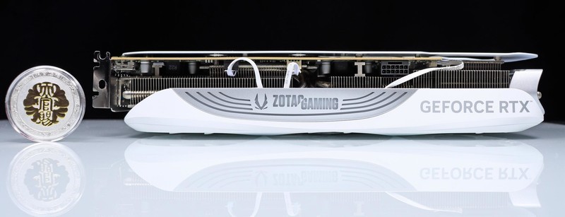 9900X VS 14900K，谁才是多面手？X670E 吹雪与 RTX 4080 SUPER 月白搭台