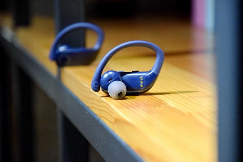 满足剧烈运动佩戴，融入TWS技术，入门级运动耳机SANAG塞那Z9点评