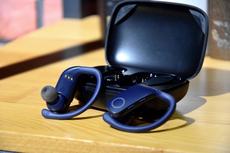 满足剧烈运动佩戴，融入TWS技术，入门级运动耳机SANAG塞那Z9点评