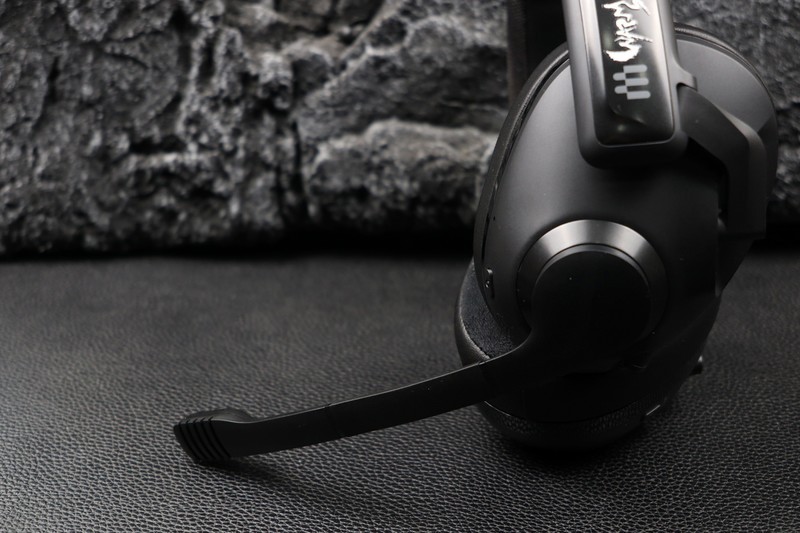 三模连接 听声辨位 制胜体验——音珀H3 Hybrid暖雪联名款体验