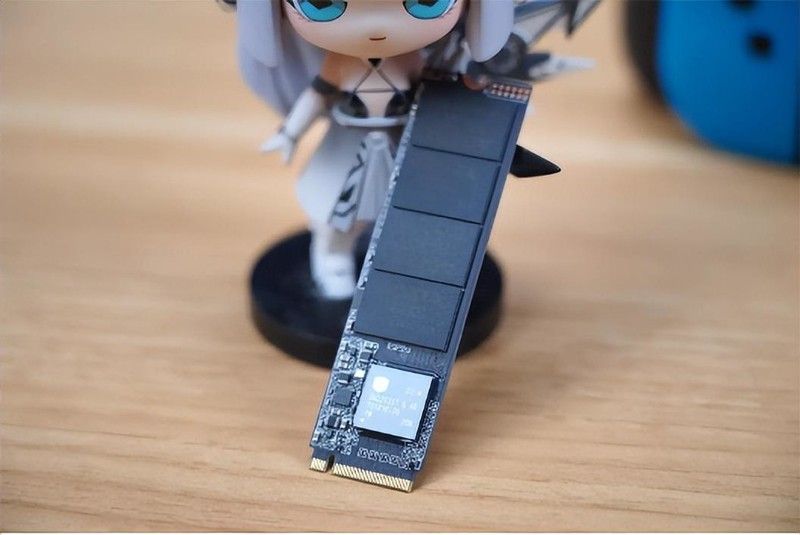 售价比机械硬盘还低？QLC SSD靠谱？ XPG 翼龙S20实测体验!