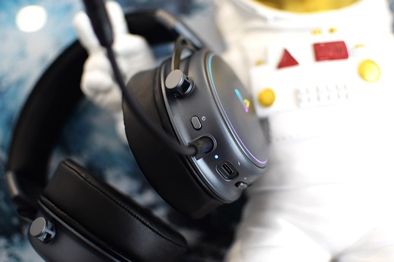 震撼音效体验，雷柏VH800双模无线RGB游戏耳机详测