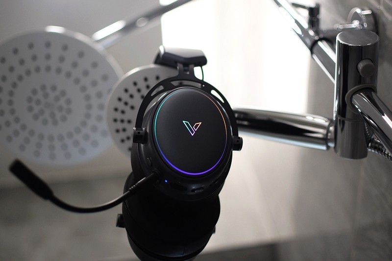 震撼音效体验，雷柏VH800双模无线RGB游戏耳机详测