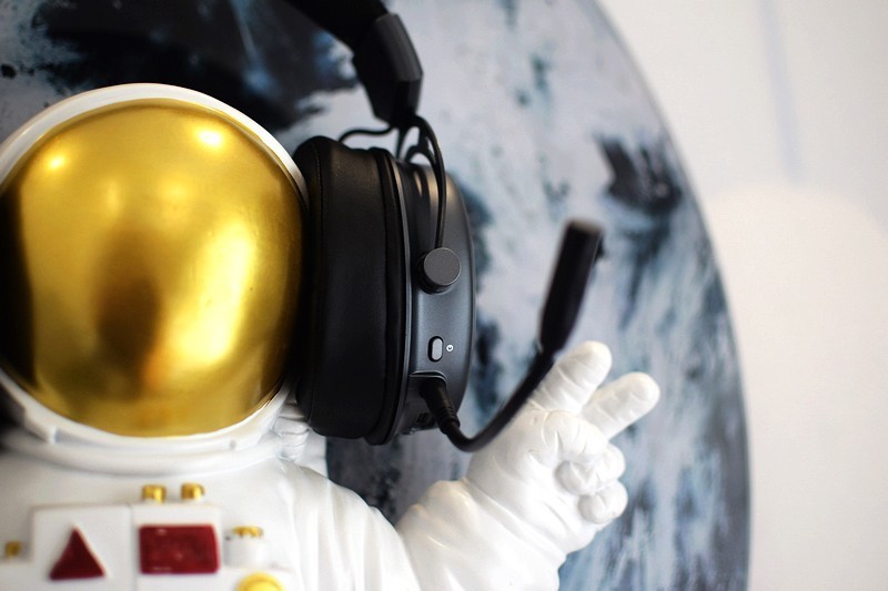 震撼音效体验，雷柏VH800双模无线RGB游戏耳机详测