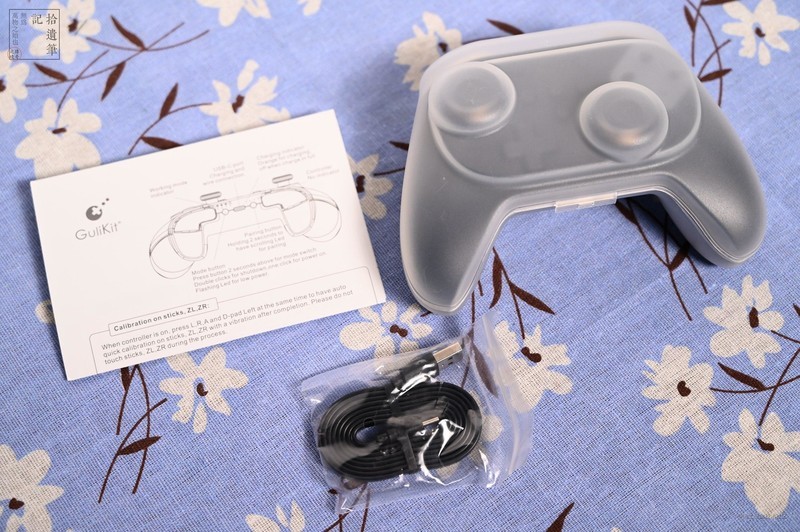 国产游戏外设这几年进步很快，这款手柄上面就有不少黑科技