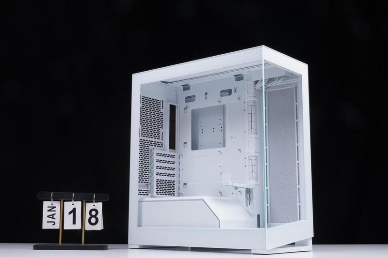 年终奖发了，喜提名人堂RTX4080水冷海景房主机