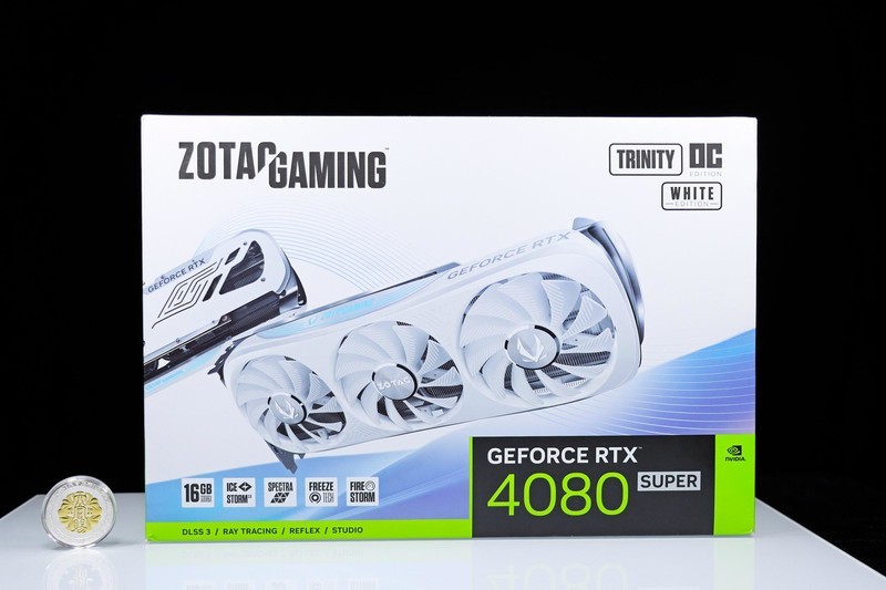 9900X VS 14900K，谁才是多面手？X670E 吹雪与 RTX 4080 SUPER 月白搭台