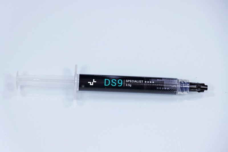 9900X VS 14900K，谁才是多面手？X670E 吹雪与 RTX 4080 SUPER 月白搭台