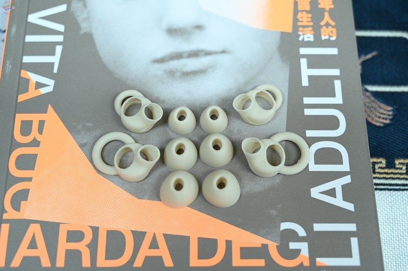 小巧精致的“隐形”耳机，让你排除干扰安心入眠，Wedoking 二代 无线睡眠耳机上手