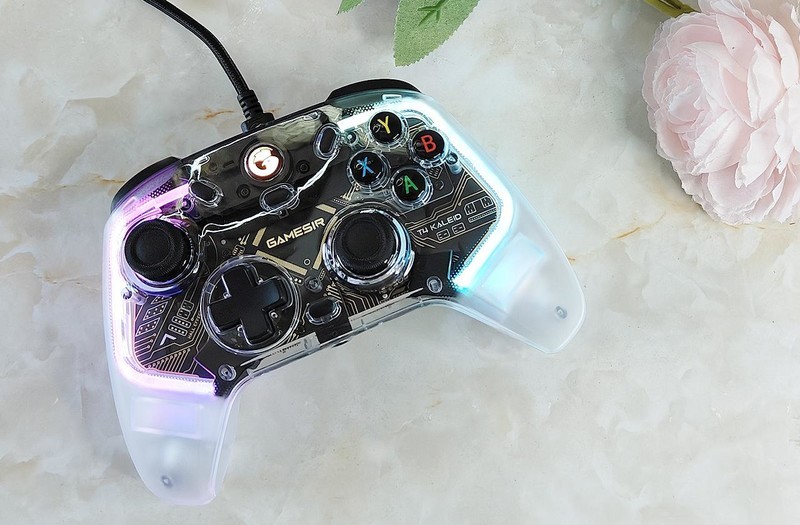 酷炫灯光灵敏操控，盖世小鸡GAMESIR-T4幻境有线游戏手柄