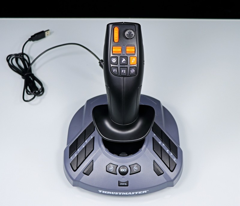 我真的在种田！用图马思特 SimTask-FarmStick 获得沉浸式体验！