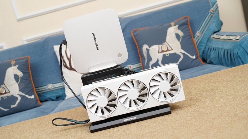 迷你主机新玩法，铭凡 X1 Pro-370+9070 GRE实现高性能游戏小钢炮