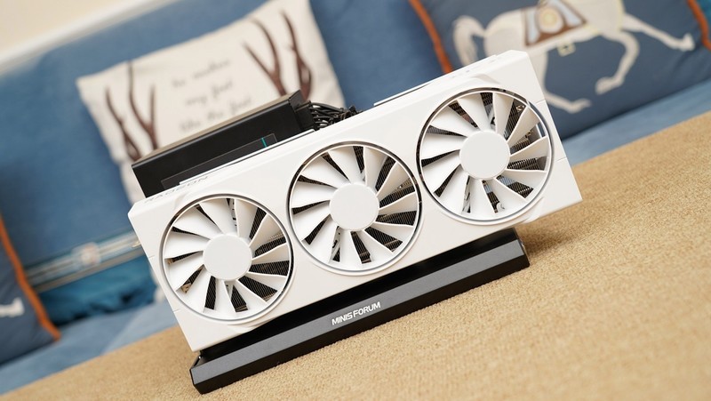 迷你主机新玩法，铭凡 X1 Pro-370+9070 GRE实现高性能游戏小钢炮