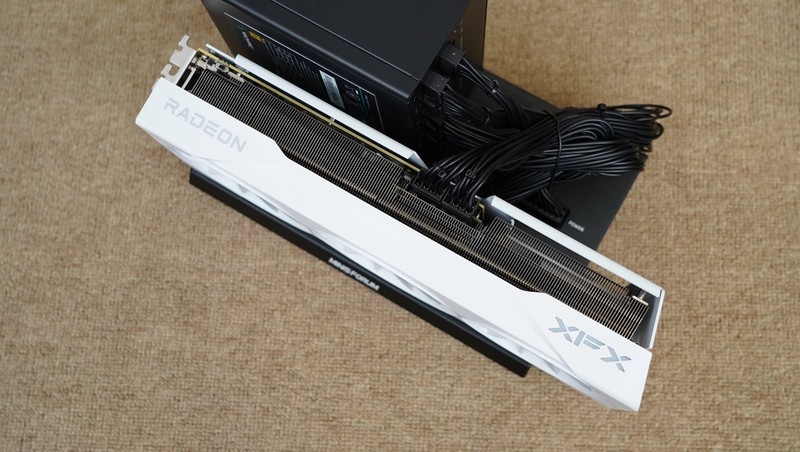 迷你主机新玩法，铭凡 X1 Pro-370+9070 GRE实现高性能游戏小钢炮