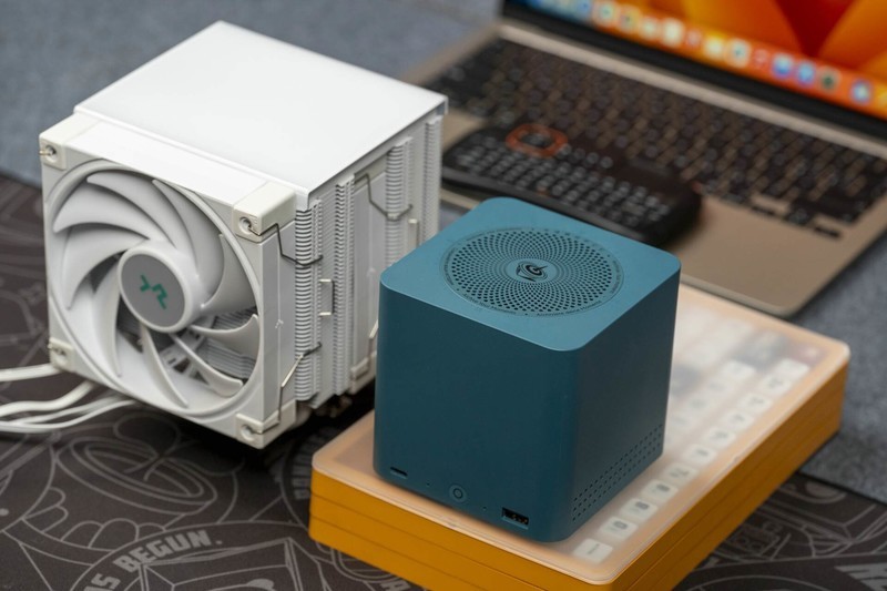 内置6个M.2硬盘位，可搭建全闪NAS，千元级迷你主机零刻ME mini