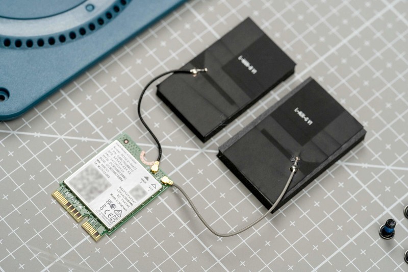 内置6个M.2硬盘位，可搭建全闪NAS，千元级迷你主机零刻ME mini