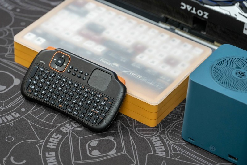 内置6个M.2硬盘位，可搭建全闪NAS，千元级迷你主机零刻ME mini