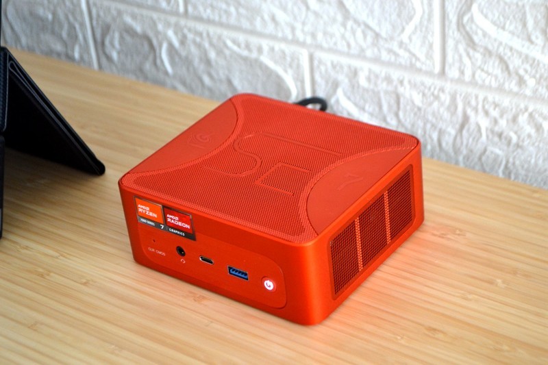 传统台式机被淘汰？同样的性能，体积小了40倍！零刻SER7首发测评