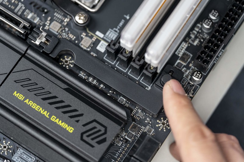 B850主板就给2条PCIe 5，微星MAG B850M MORTAR WIFI主板评测