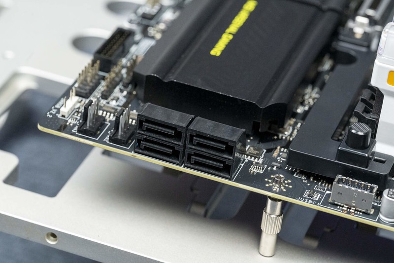 B850主板就给2条PCIe 5，微星MAG B850M MORTAR WIFI主板评测