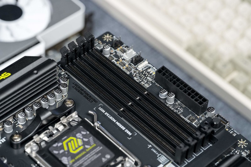 B850主板就给2条PCIe 5，微星MAG B850M MORTAR WIFI主板评测