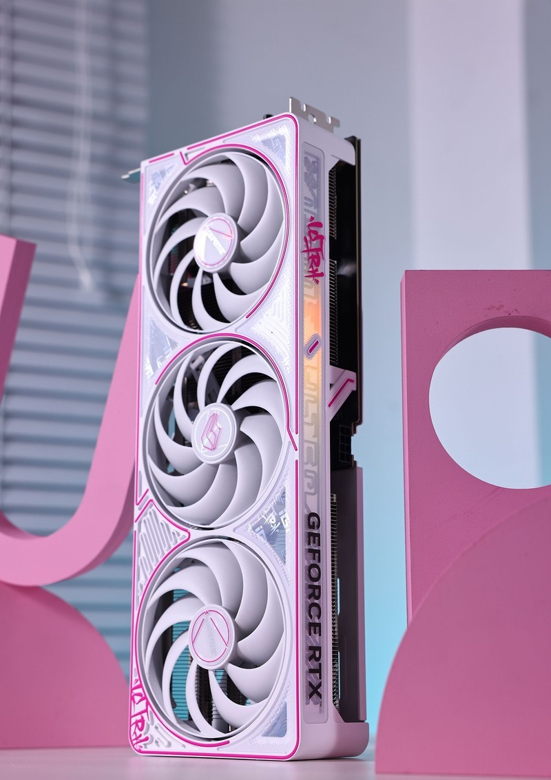 亲民甜点王！七彩虹iGame GeForce RTX 5060 Ti Ultra W OC 16GB评测