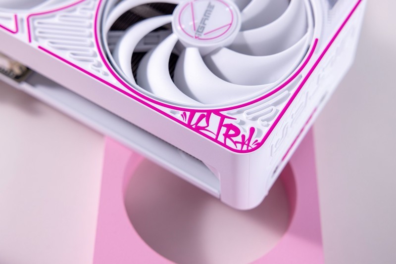 亲民甜点王！七彩虹iGame GeForce RTX 5060 Ti Ultra W OC 16GB评测