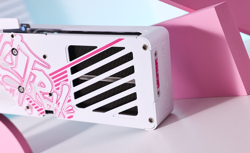 亲民甜点王！七彩虹iGame GeForce RTX 5060 Ti Ultra W OC 16GB评测