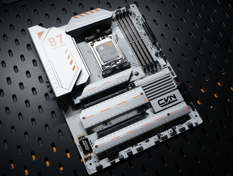 亲民甜点王！七彩虹iGame GeForce RTX 5060 Ti Ultra W OC 16GB评测