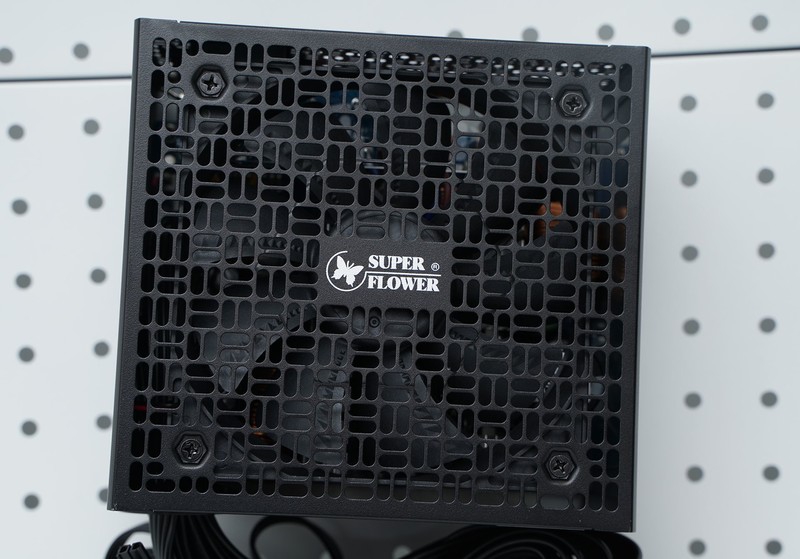 亲民甜点王！七彩虹iGame GeForce RTX 5060 Ti Ultra W OC 16GB评测