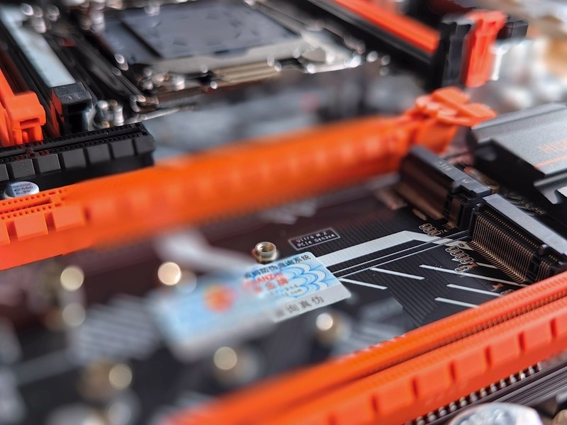 华南X99-BD4主板+E5-2666 V3：让您有不一样的体验！|华南金牌