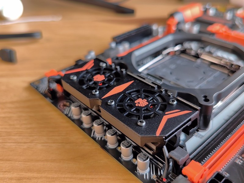 华南X99-BD4主板+E5-2666 V3：让您有不一样的体验！|华南金牌